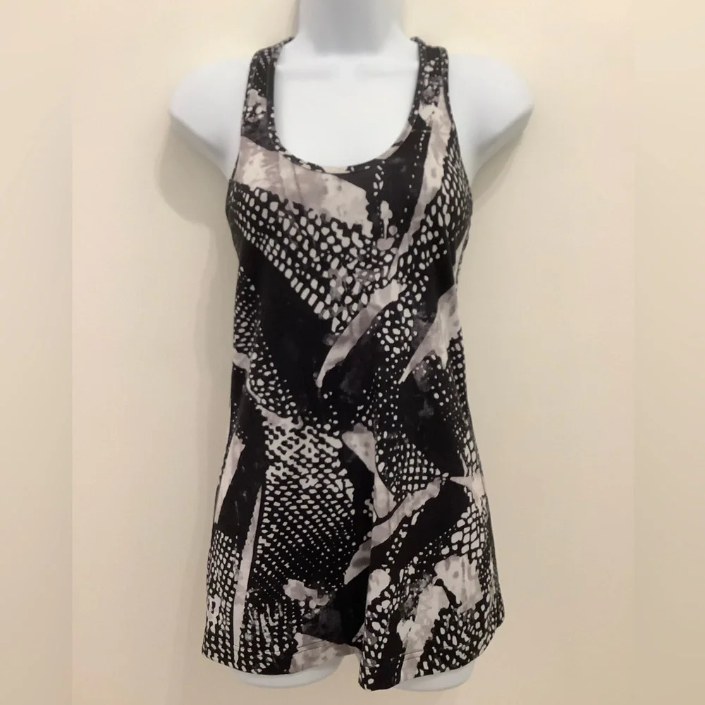 LULULEMON Racerback static mist patterned tank❤️❤️❤️❤️ - Picture 3 of 7